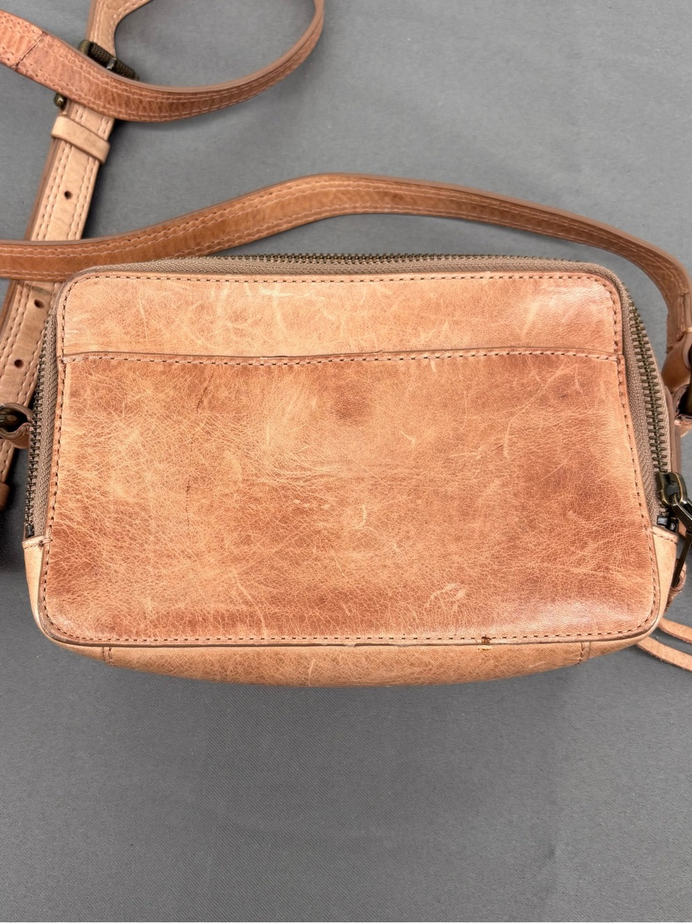 VTG Frye Distressed Leather Camera Crossbody Bag Tan Brown Boho Western Purse